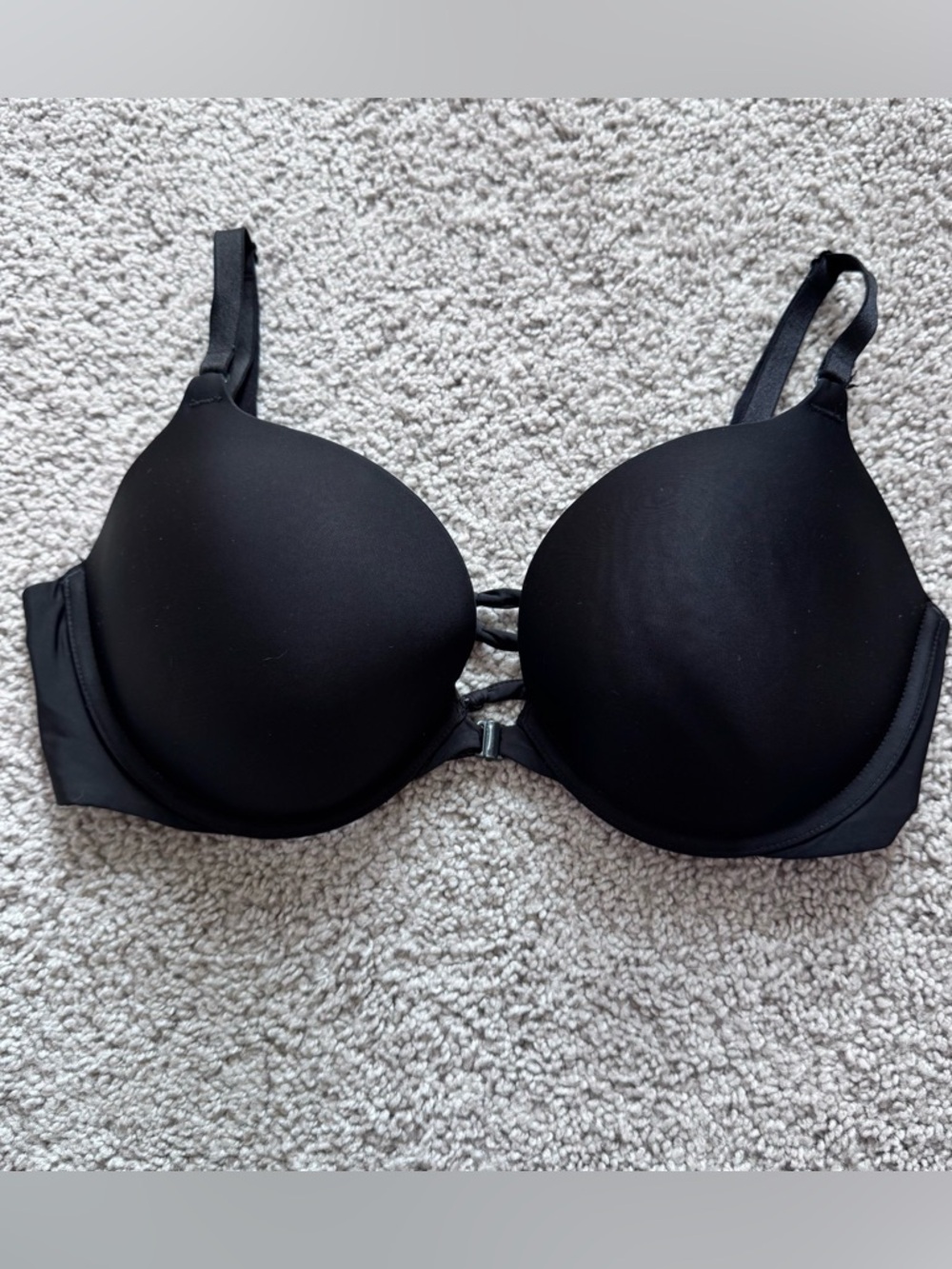 Victoria’s Secret Black Underwired Push Up Pigeonnant Front Clasp Bra.
